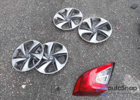 2020 Honda Civic Lx z USA, uszkodzony, nr VIN 19XFC2F61LE026790